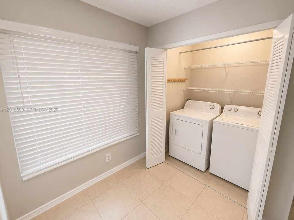 Activo con contrato: $1,800 (1 camas, 1 baños, 650 Pies cuadrados)
