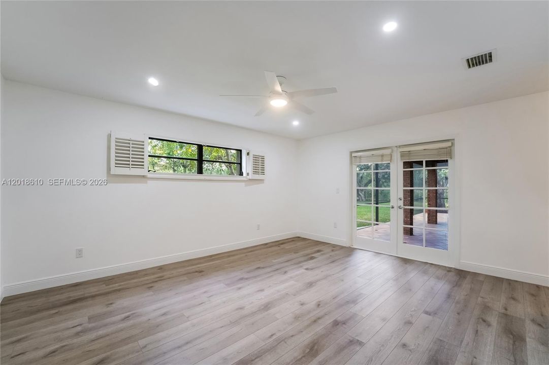 For Sale: $1,640,000 (5 beds, 3 baths, 2902 Square Feet)