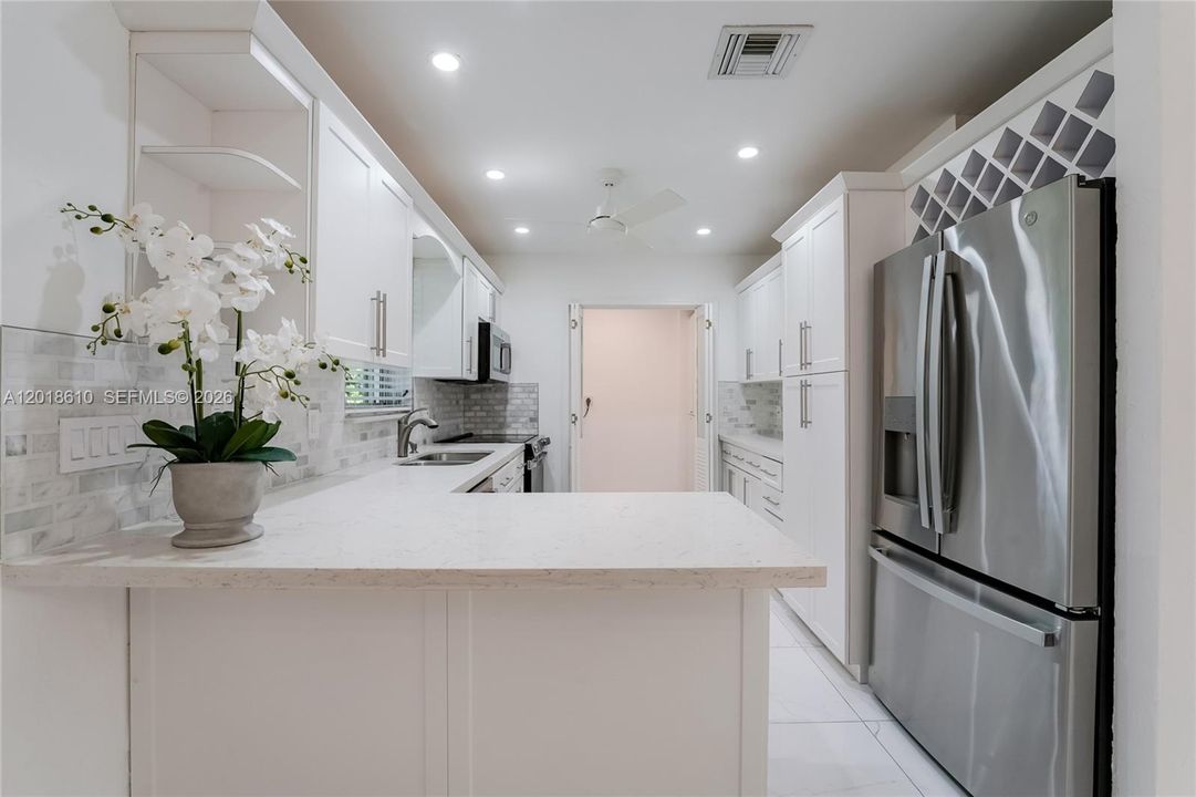 For Sale: $1,640,000 (5 beds, 3 baths, 2902 Square Feet)