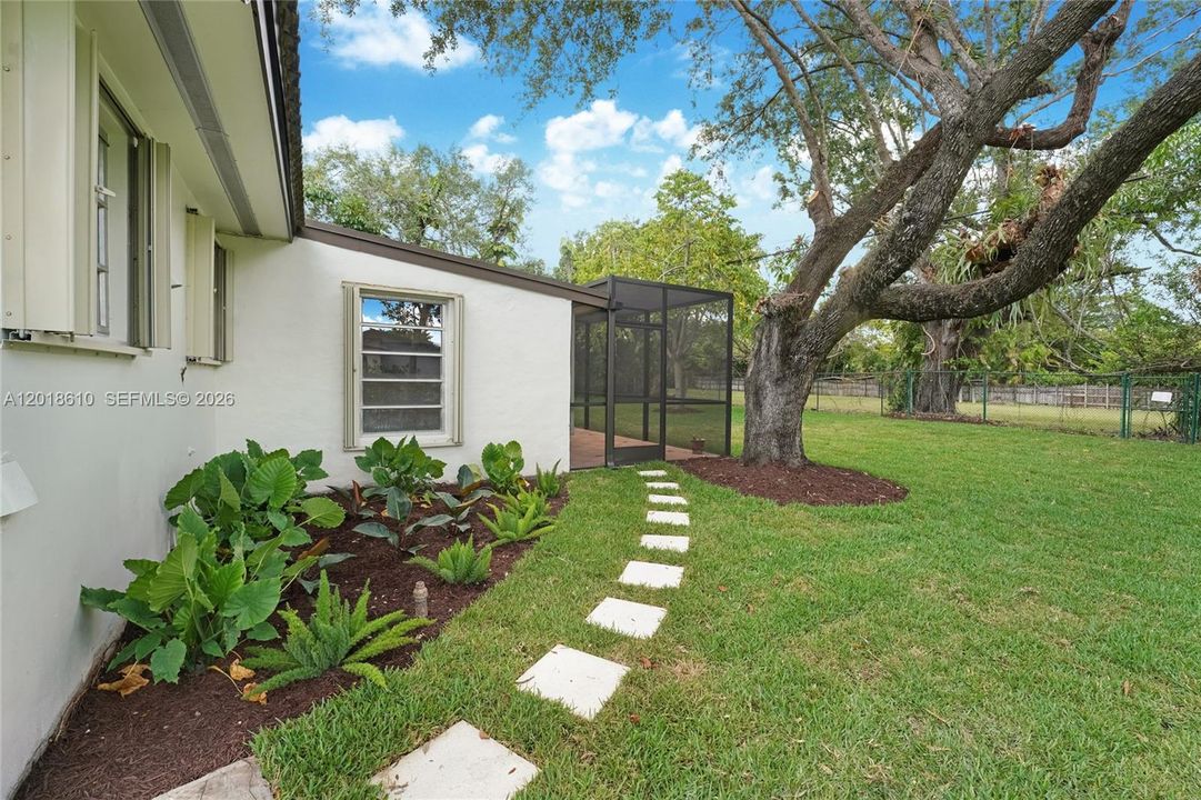 For Sale: $1,640,000 (5 beds, 3 baths, 2902 Square Feet)