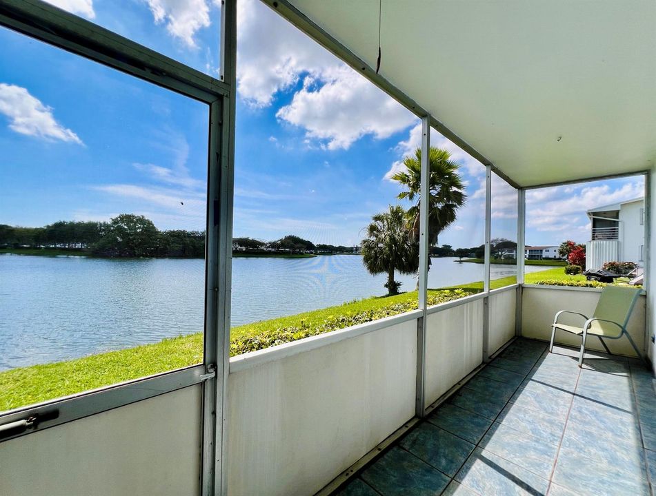 Long Screened Lanai