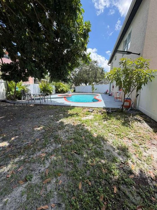 В аренду: $4,400 (4 спален, 3 ванн, 2198 Квадратных фут)