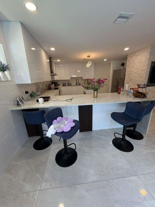В аренду: $4,400 (4 спален, 3 ванн, 2198 Квадратных фут)