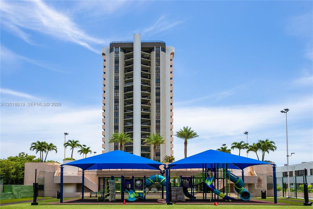 For Sale: $250,000 (2 beds, 3 baths, 1950 Square Feet)