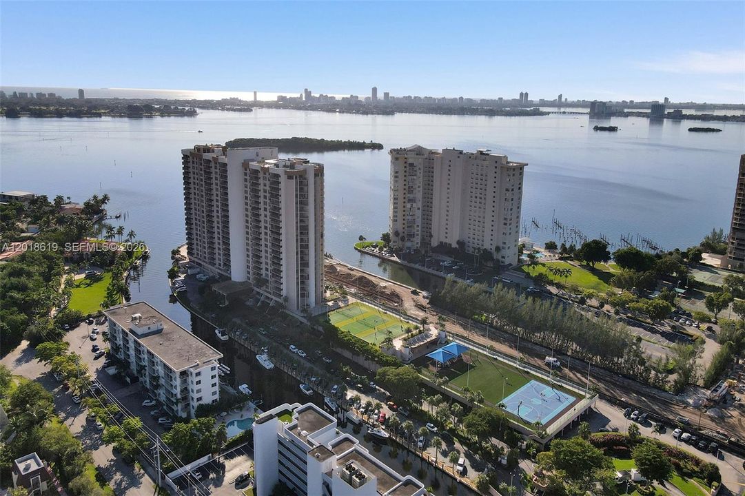 For Sale: $250,000 (2 beds, 3 baths, 1950 Square Feet)
