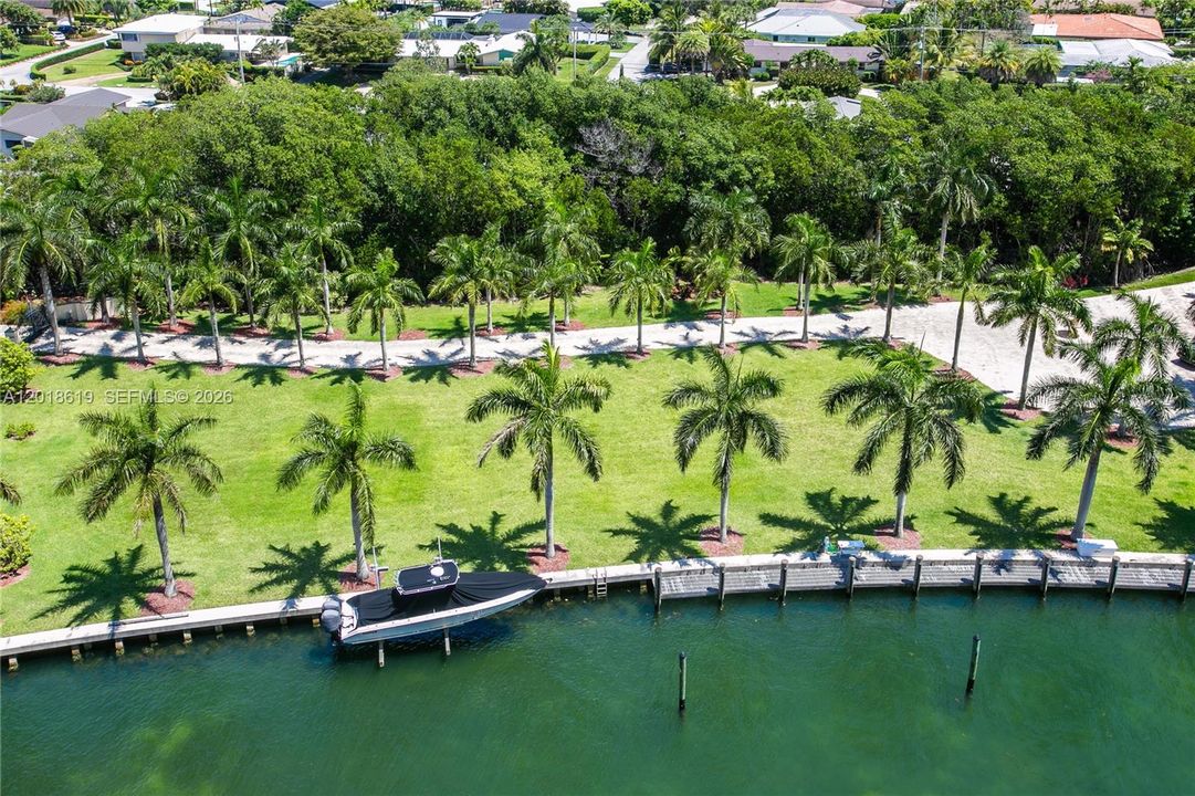 For Sale: $250,000 (2 beds, 3 baths, 1950 Square Feet)