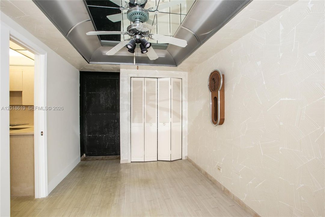 For Sale: $250,000 (2 beds, 3 baths, 1950 Square Feet)