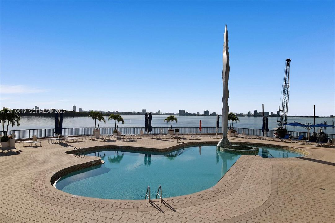 For Sale: $250,000 (2 beds, 3 baths, 1950 Square Feet)