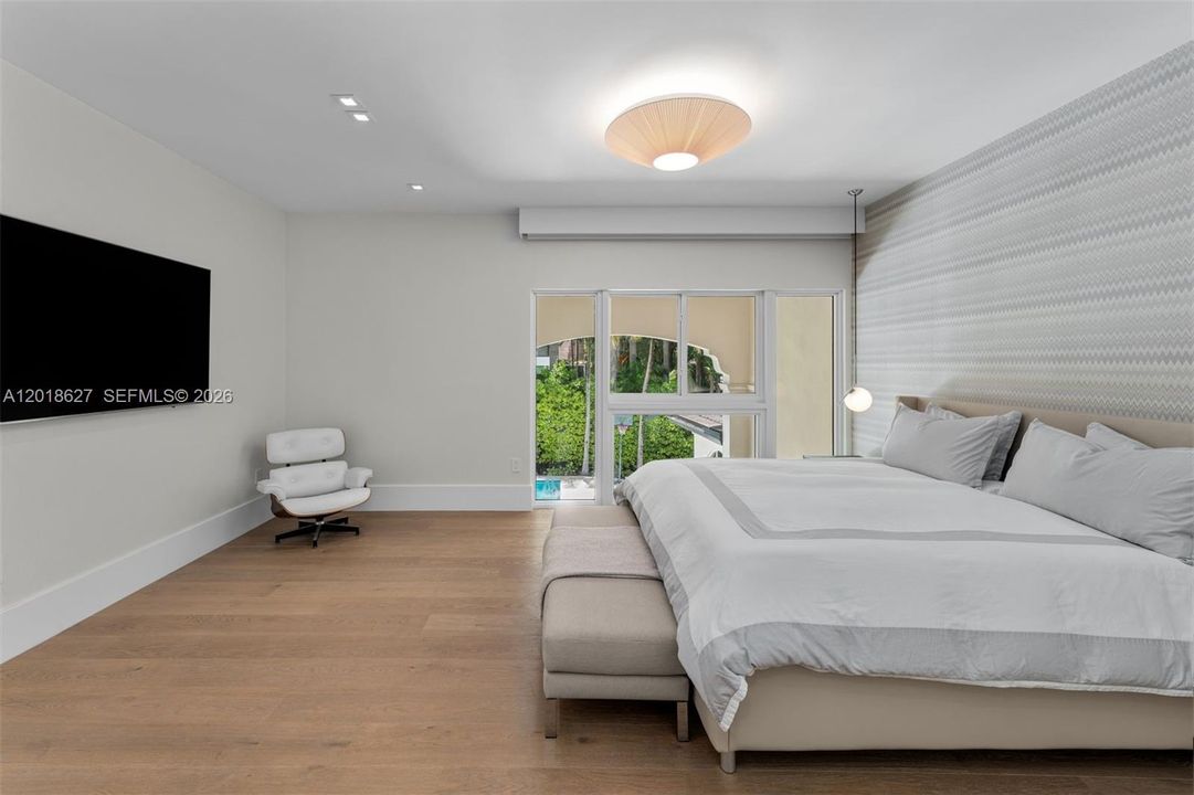 For Sale: $7,495,000 (7 beds, 6 baths, 4513 Square Feet)