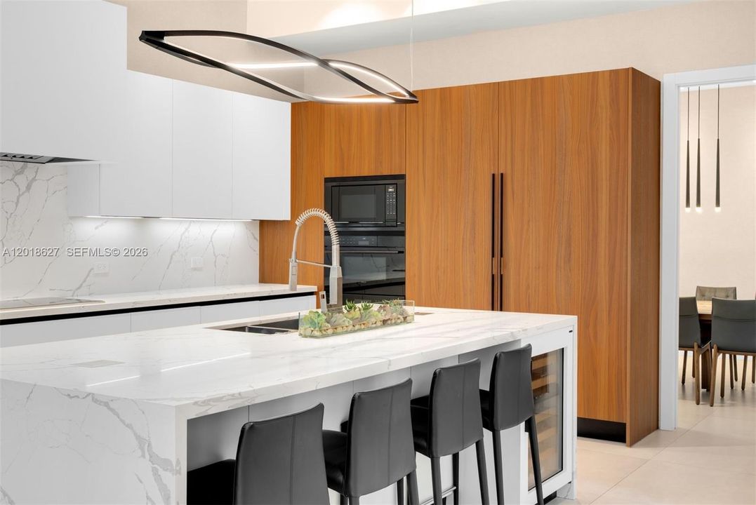 For Sale: $7,495,000 (7 beds, 6 baths, 4513 Square Feet)