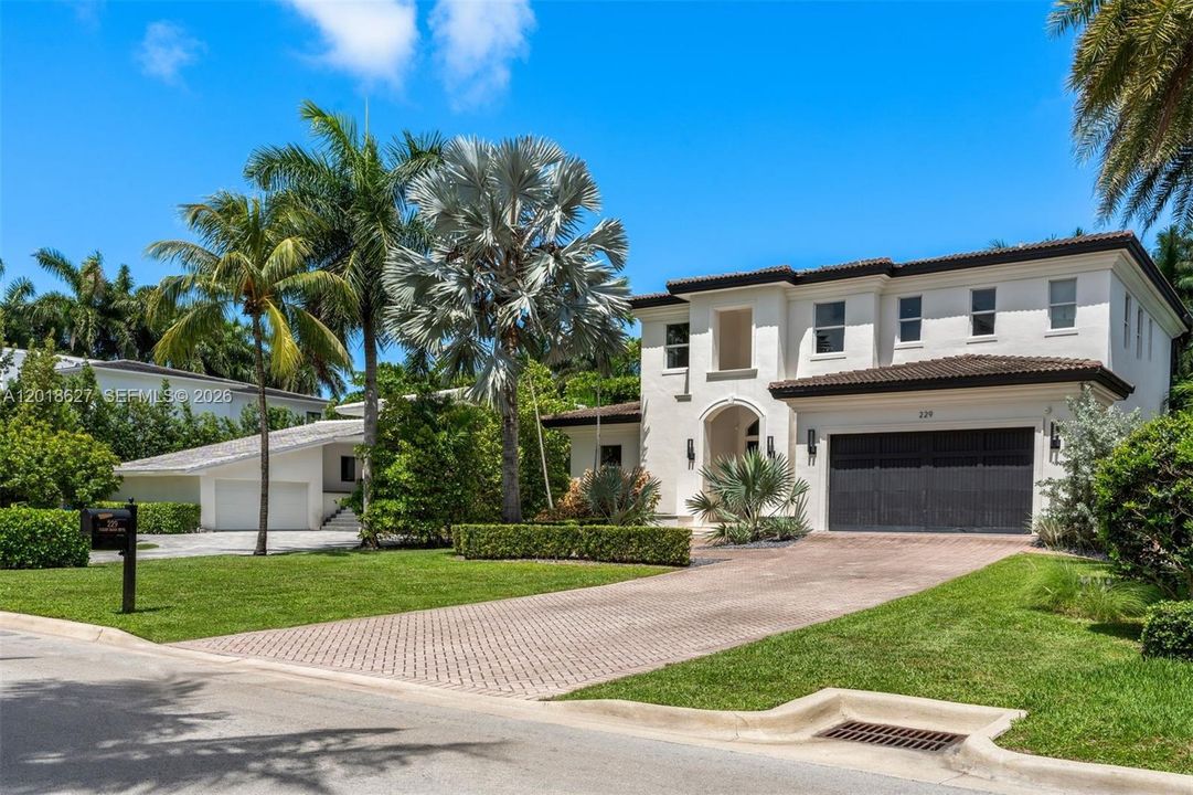 For Sale: $7,495,000 (7 beds, 6 baths, 4513 Square Feet)