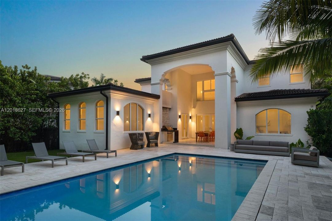 For Sale: $7,495,000 (7 beds, 6 baths, 4513 Square Feet)