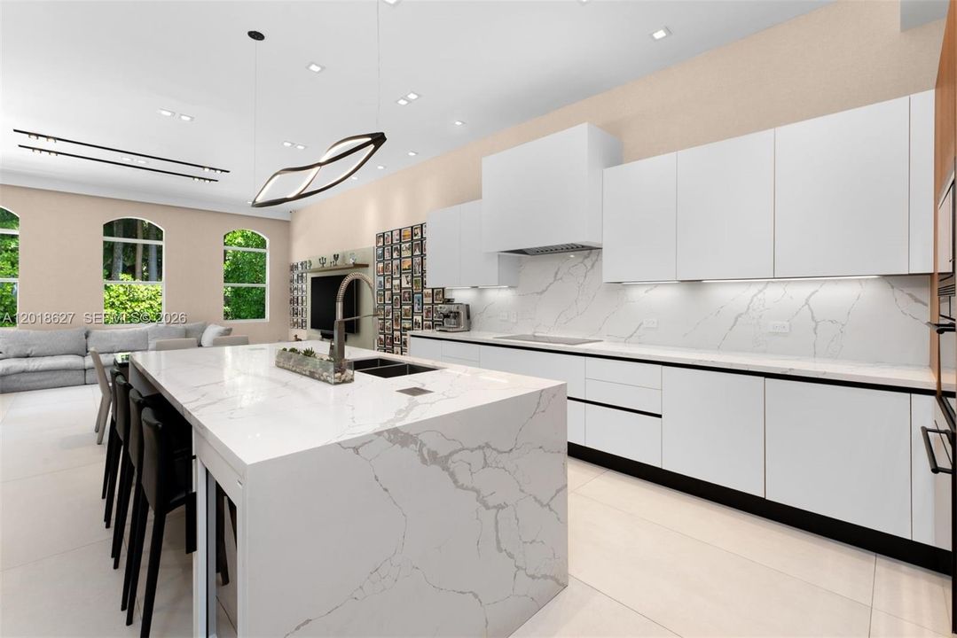 For Sale: $7,495,000 (7 beds, 6 baths, 4513 Square Feet)