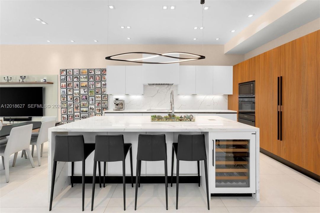 For Sale: $7,495,000 (7 beds, 6 baths, 4513 Square Feet)