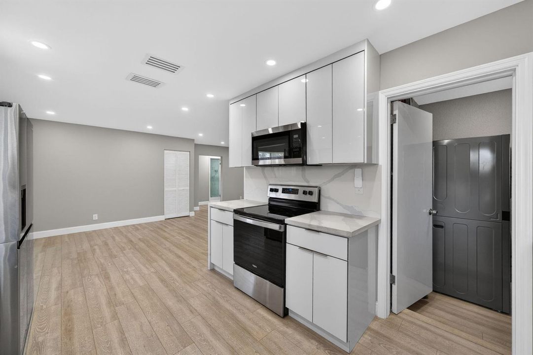 29-web-or-mls-851 NW 42nd Pl_MEDIA360VR-