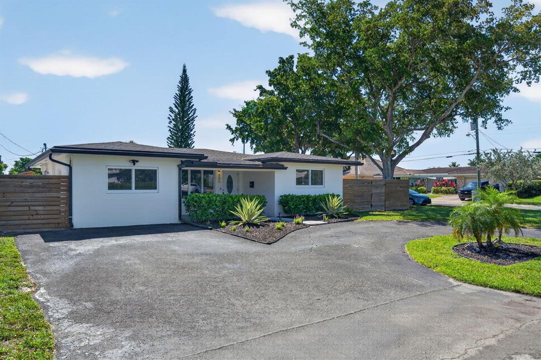 3-web-or-mls-851 NW 42nd Pl_MEDIA360VR-3