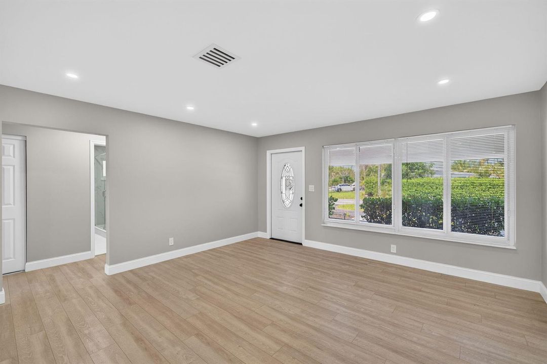 15-web-or-mls-851 NW 42nd Pl_MEDIA360VR-