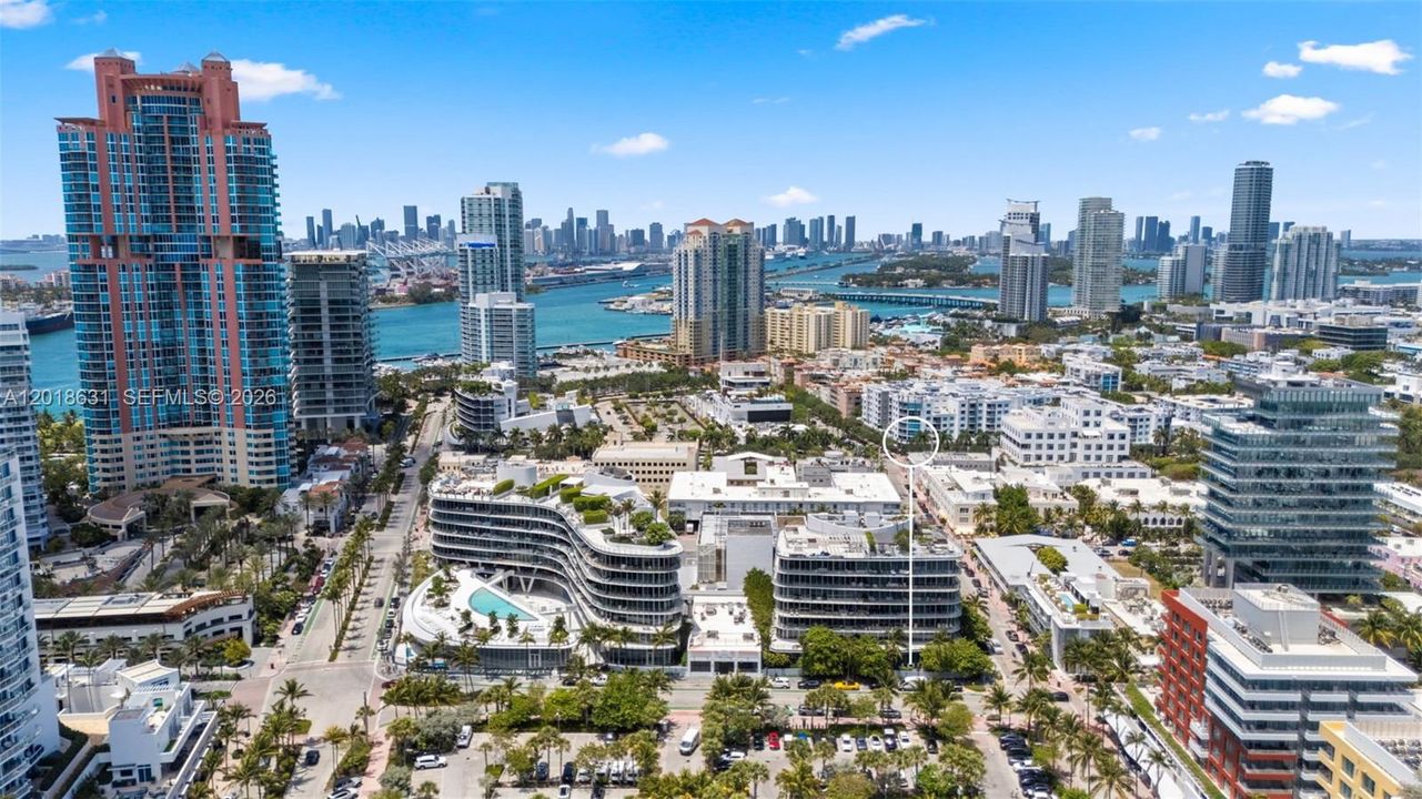 For Sale: $1,299,000 (1 beds, 1 baths, 818 Square Feet)