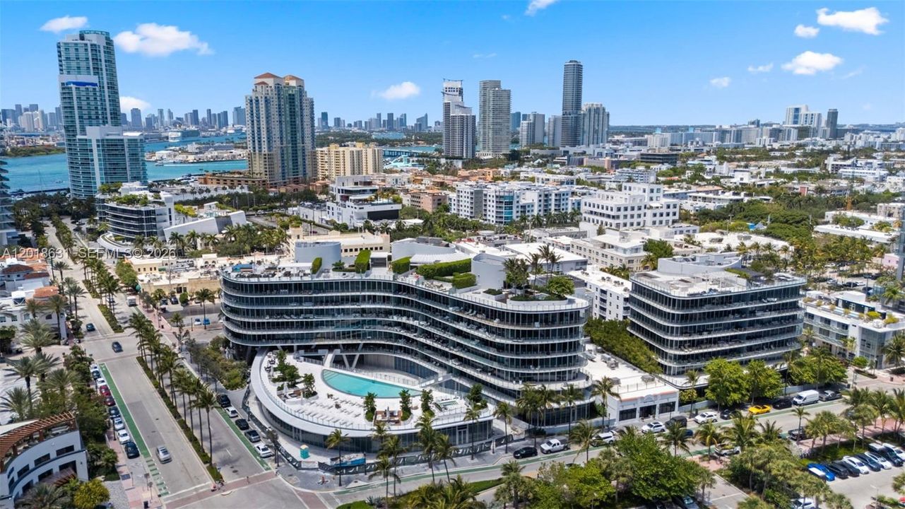 For Sale: $1,299,000 (1 beds, 1 baths, 818 Square Feet)