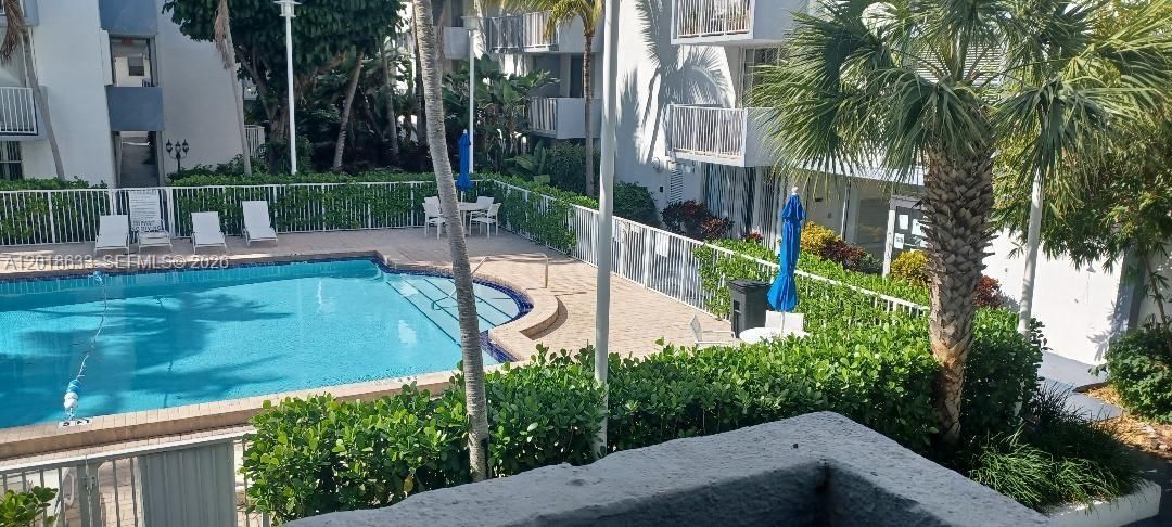 For Sale: $294,900 (3 beds, 2 baths, 1240 Square Feet)