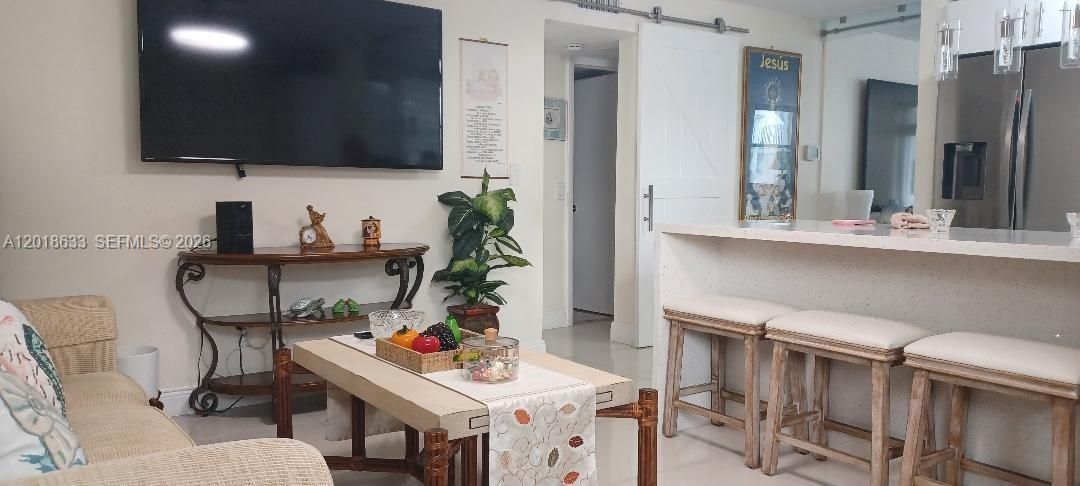 For Sale: $294,900 (3 beds, 2 baths, 1240 Square Feet)