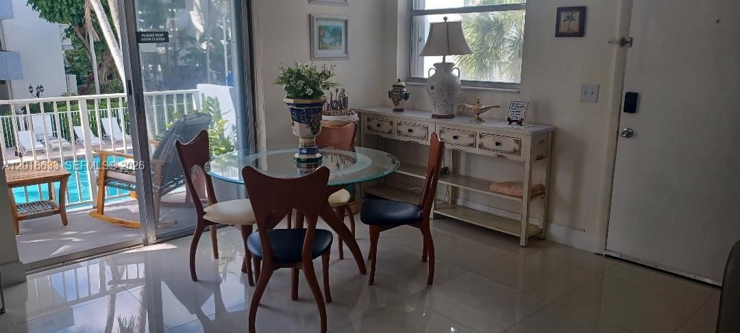 For Sale: $294,900 (3 beds, 2 baths, 1240 Square Feet)