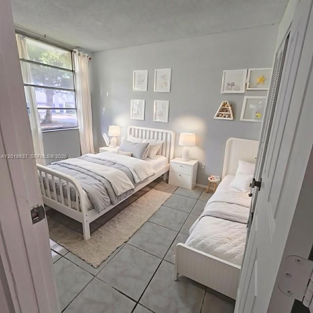 For Sale: $218,000 (2 beds, 2 baths, 832 Square Feet)