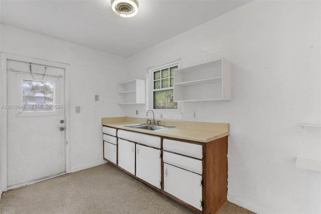Active With Contract: $375,000 (3 beds, 2 baths, 1197 Square Feet)