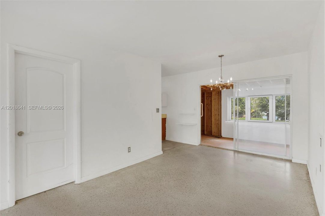 Active With Contract: $375,000 (3 beds, 2 baths, 1197 Square Feet)