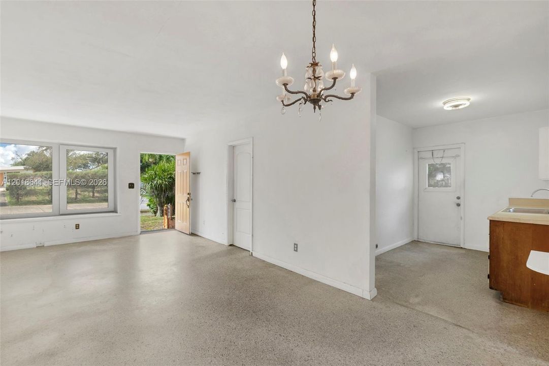 Active With Contract: $375,000 (3 beds, 2 baths, 1197 Square Feet)