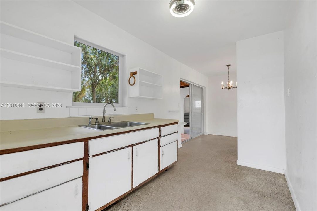 Active With Contract: $375,000 (3 beds, 2 baths, 1197 Square Feet)