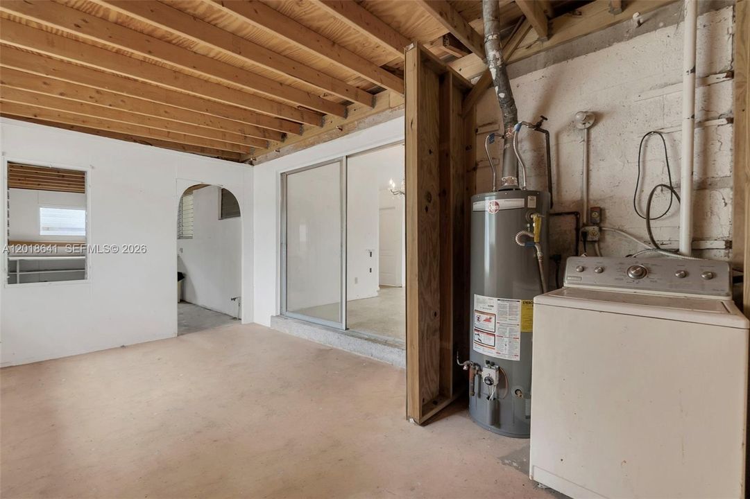 Active With Contract: $375,000 (3 beds, 2 baths, 1197 Square Feet)