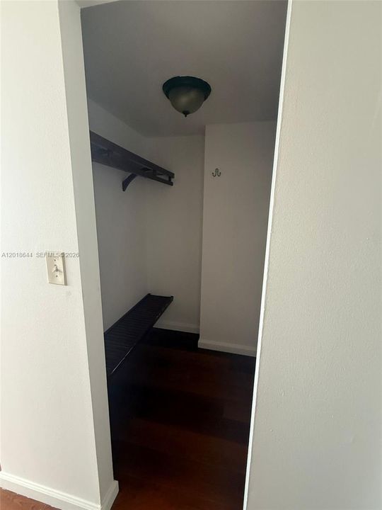 Activo con contrato: $1,300 (1 camas, 1 baños, 790 Pies cuadrados)