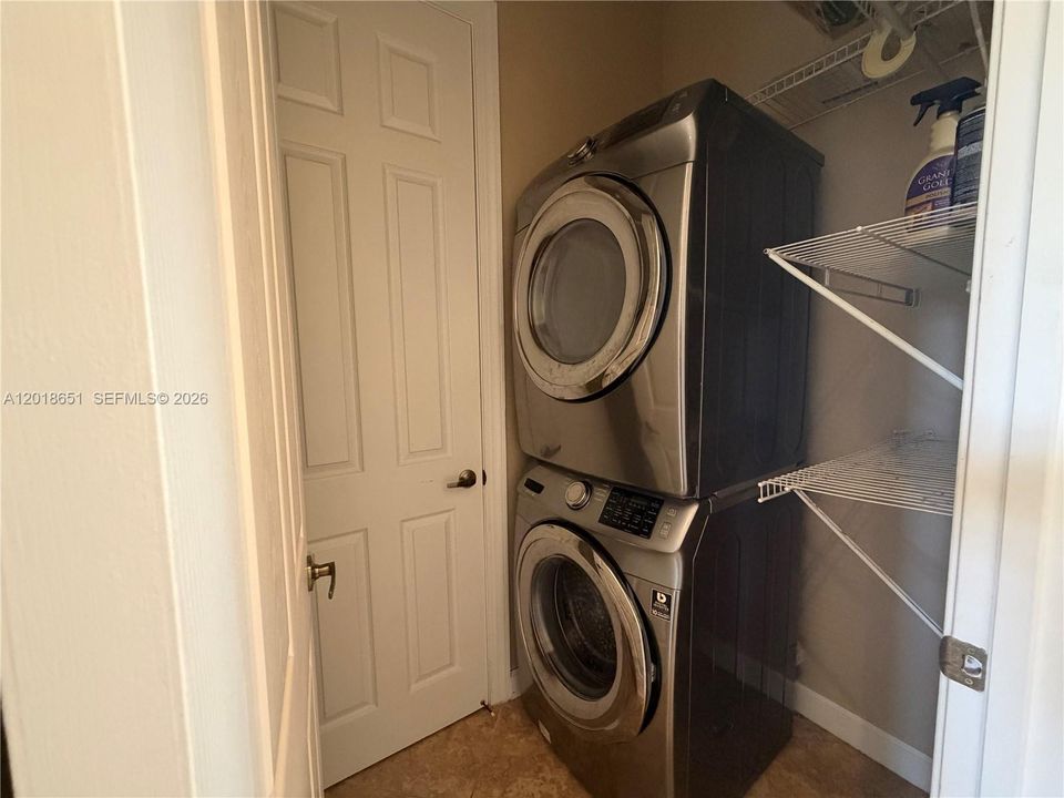 В аренду: $3,500 (3 спален, 2 ванн, 1524 Квадратных фут)
