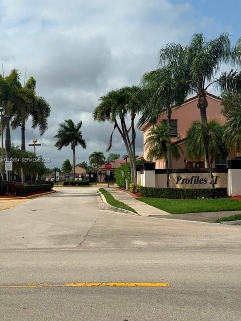 Active With Contract: $2,600 (2 beds, 2 baths, 1042 Square Feet)