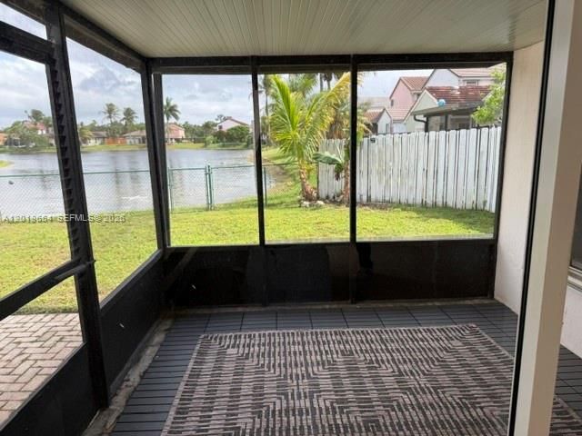 Active With Contract: $2,600 (2 beds, 2 baths, 1042 Square Feet)