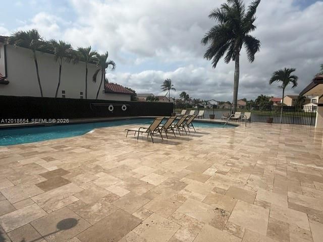 Active With Contract: $2,600 (2 beds, 2 baths, 1042 Square Feet)