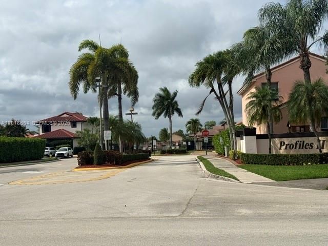 Active With Contract: $2,600 (2 beds, 2 baths, 1042 Square Feet)