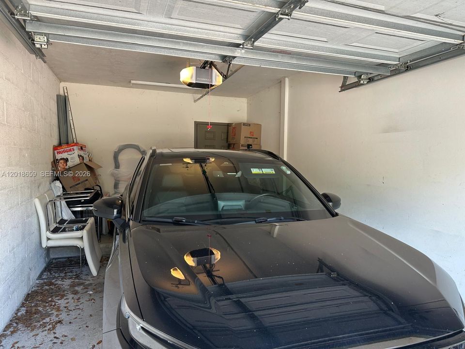 For Sale: $249,700 (1 beds, 1 baths, 730 Square Feet)