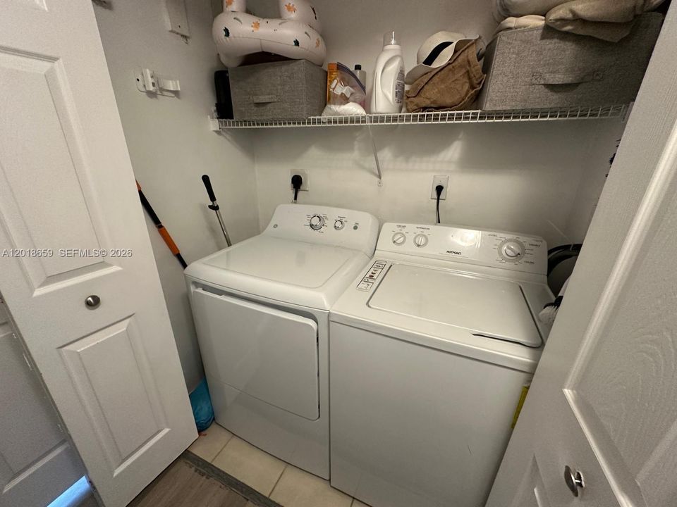 For Sale: $249,700 (1 beds, 1 baths, 730 Square Feet)