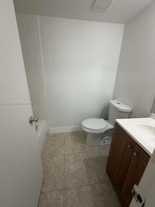 For Sale: $218,000 (2 beds, 2 baths, 820 Square Feet)