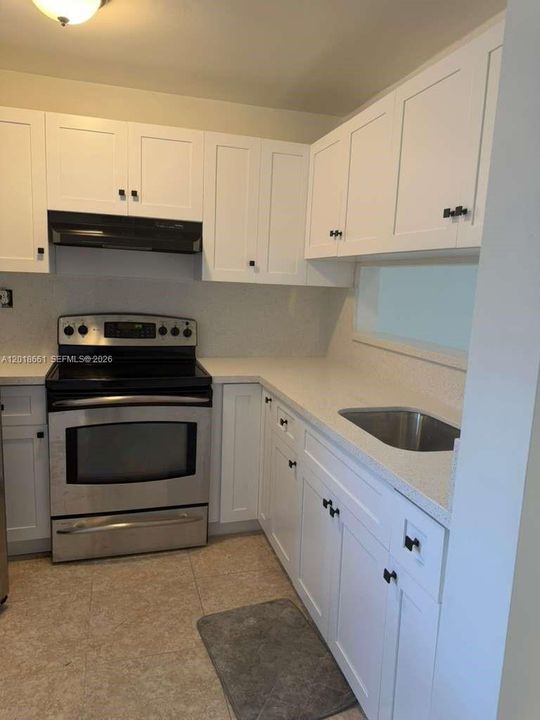 For Sale: $218,000 (2 beds, 2 baths, 820 Square Feet)