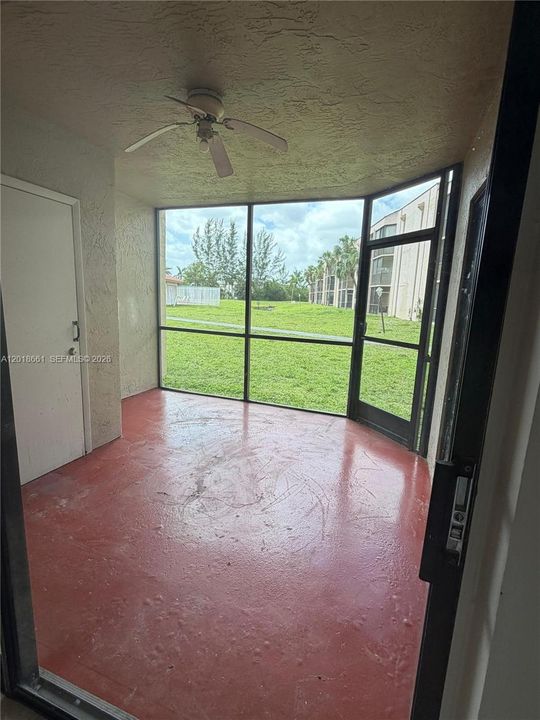 For Sale: $218,000 (2 beds, 2 baths, 820 Square Feet)