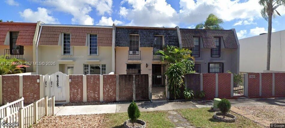 Townhouse Row
