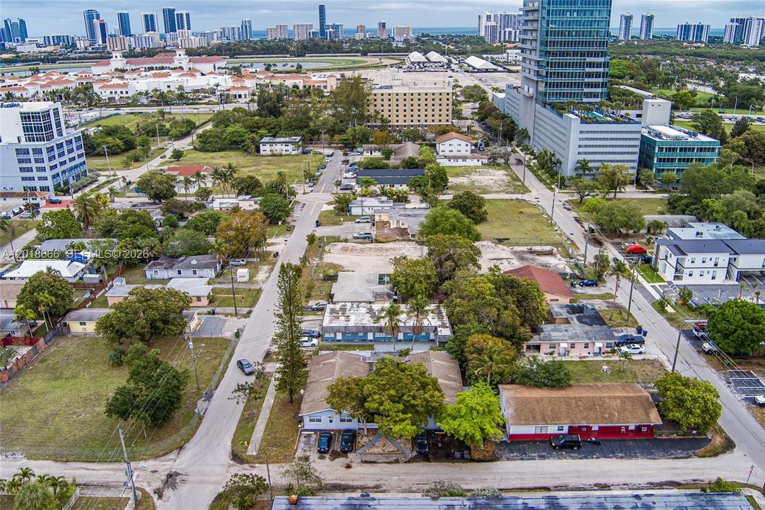 Active With Contract: $1,500 (1 beds, 1 baths, 650 Square Feet)