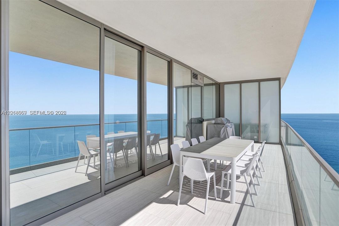 For Sale: $3,050,000 (2 beds, 2 baths, 1592 Square Feet)