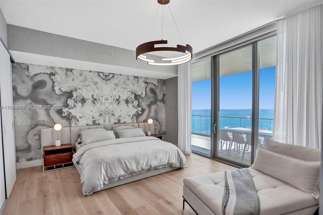 For Sale: $3,050,000 (2 beds, 2 baths, 1592 Square Feet)