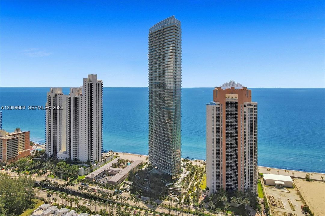 For Sale: $3,050,000 (2 beds, 2 baths, 1592 Square Feet)