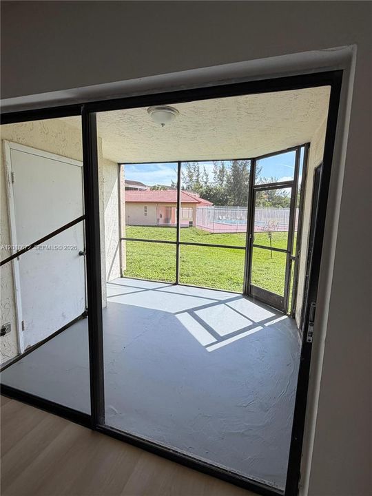 For Sale: $218,000 (2 beds, 2 baths, 820 Square Feet)