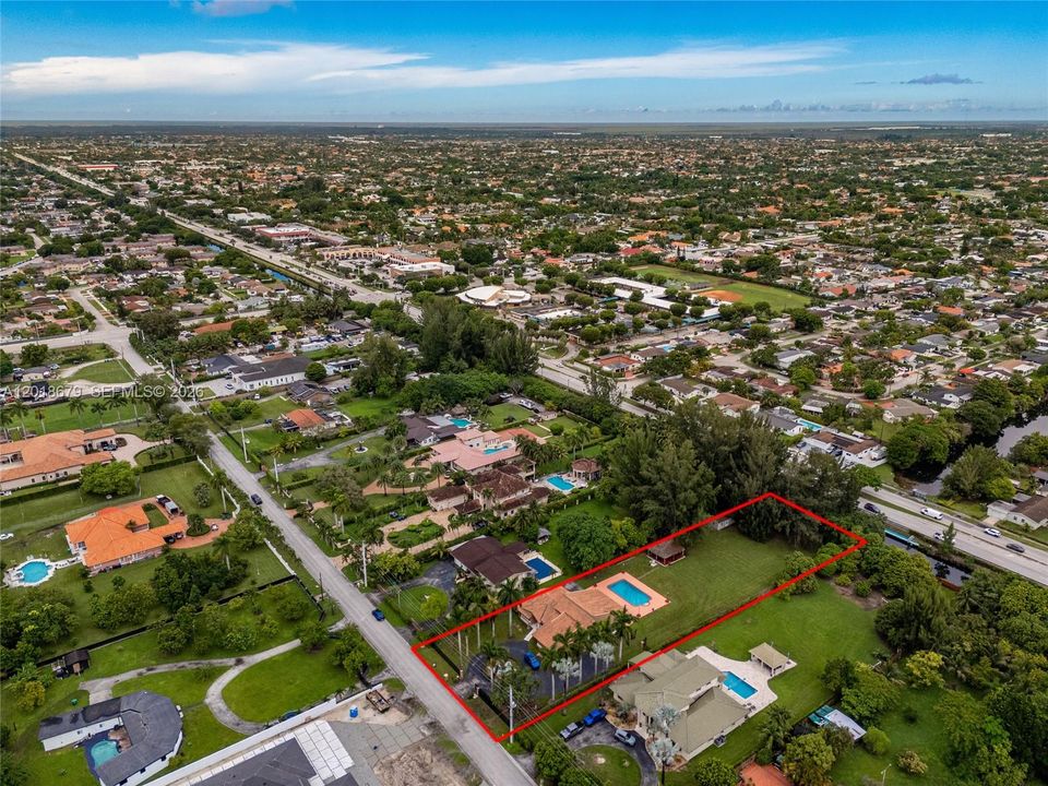 For Rent: $8,500 (5 beds, 3 baths, 3727 Square Feet)